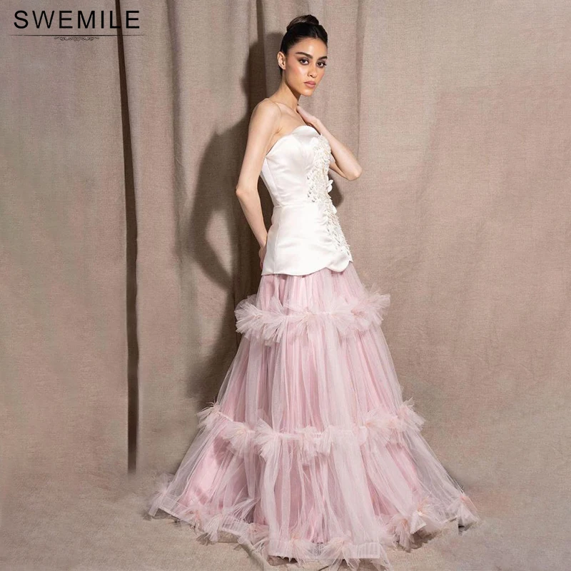 SWEMILE Elegant A-Line Strapless Applique Evening Dresses 2026 Vintage 3D Flowers Corset Prom Dresses Tiered Tulle Party Gowns
SWEMILE Elegant A-Line Strapless Applique Evening Dresses 2026 Vintage 3D Flowers Corset Prom Dresses Tiered Tulle Party Gowns