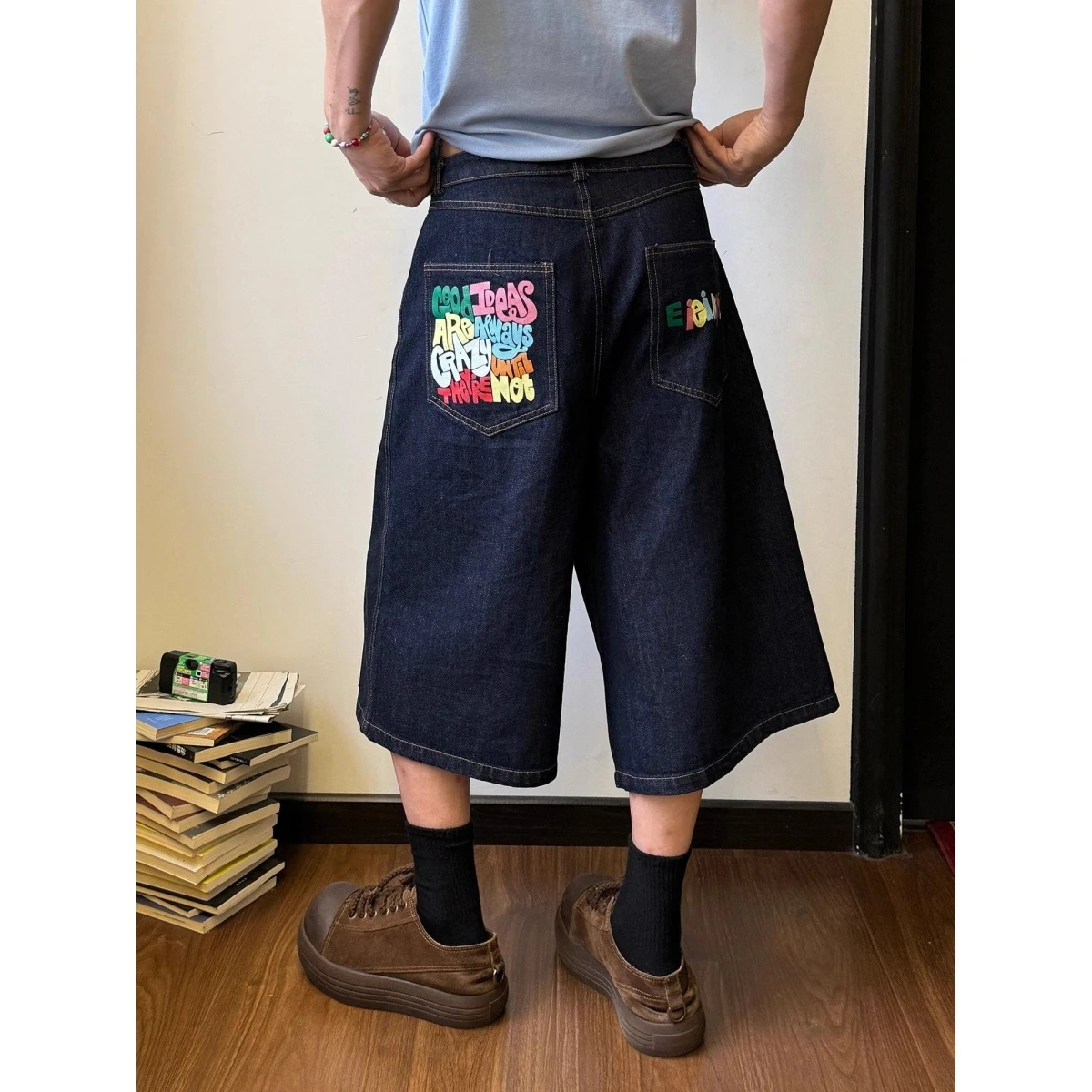 Мужские джинсы American Sle Seven-Foot в стиле ретро, прямые, свободные, широкие штанины, повседневные, из хлопка, стрейч-деним
Мужские джинсы American Sle Seven-Foot в стиле ретро, прямые, свободные, широкие штанины, повседневные, из хлопка, стрейч-деним