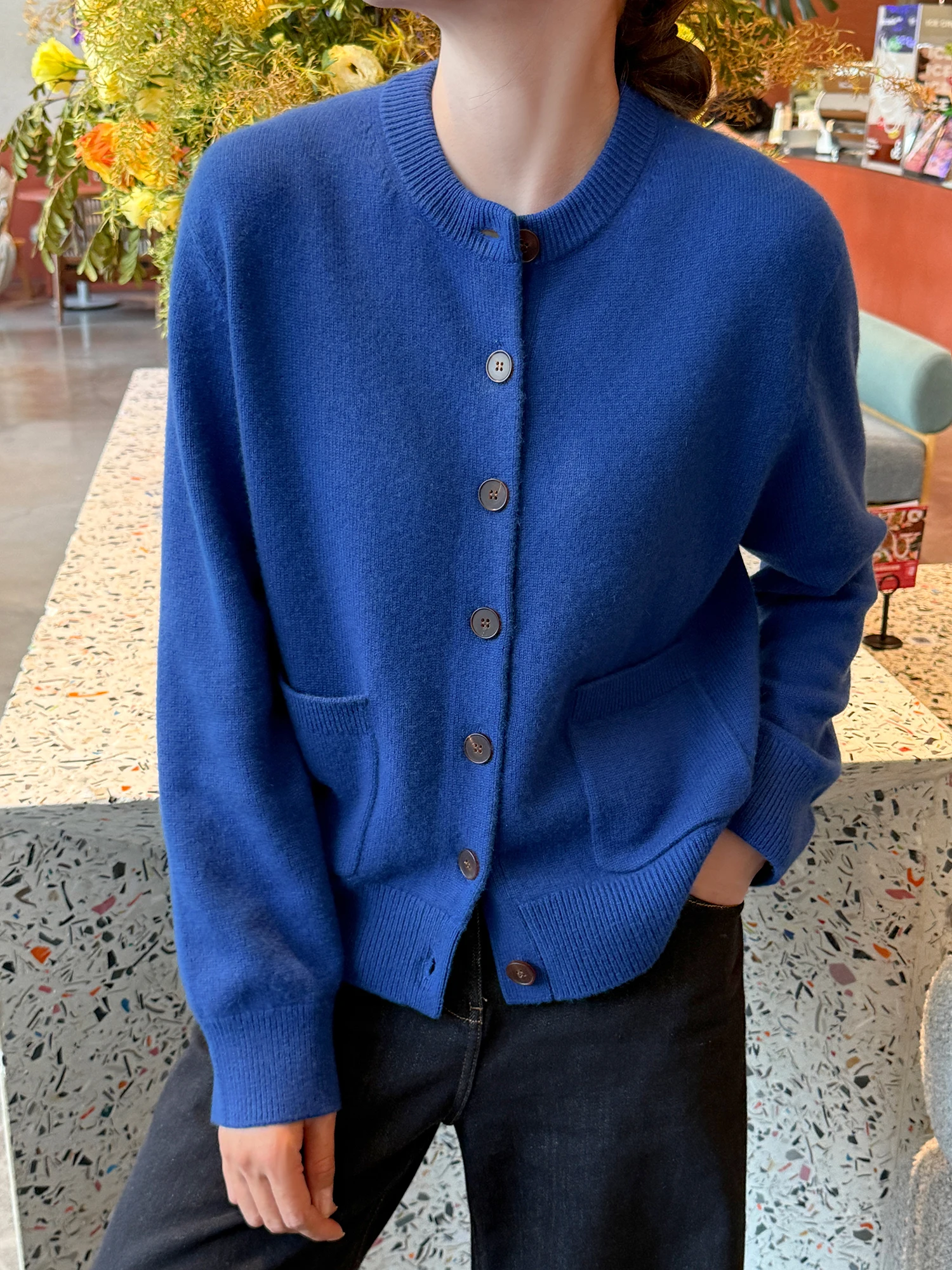 Red Camere Knitted round Ne Sweater Cardigan Soft Warm Thi Long Sve Women's Loose Sle Pure Color Winter Faion
Red Camere Knitted round Ne Sweater Cardigan Soft Warm Thi Long Sve Women's Loose Sle Pure Color Winter Faion