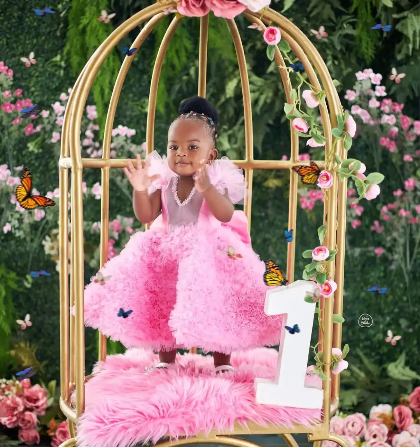 Customized Pink Ruffles Flower Girl Dresses V Neck Beaded Girls Birthday Dress Princess Baby Kids Ball Gowns for Photo Shoot
Customized Pink Ruffles Flower Girl Dresses V Neck Beaded Girls Birthday Dress Princess Baby Kids Ball Gowns for Photo Shoot
