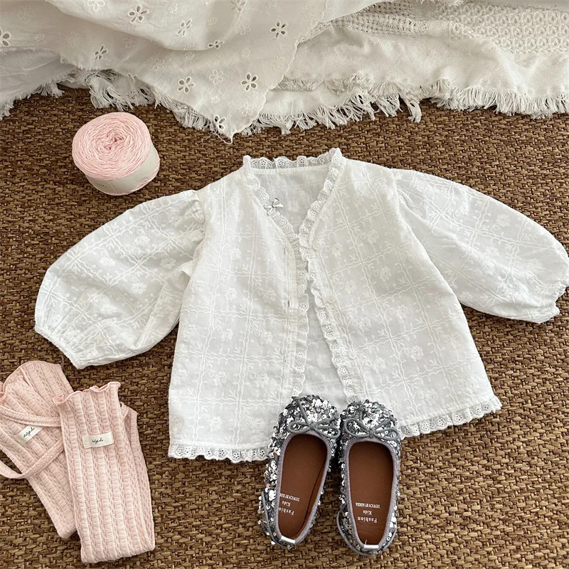 Spring and Autumn New Korean Girls Lace Embroidered Cardigan Jacket Children's Sweet Solid Color Long Sleeve Top
Spring and Autumn New Korean Girls Lace Embroidered Cardigan Jacket Children's Sweet Solid Color Long Sleeve Top