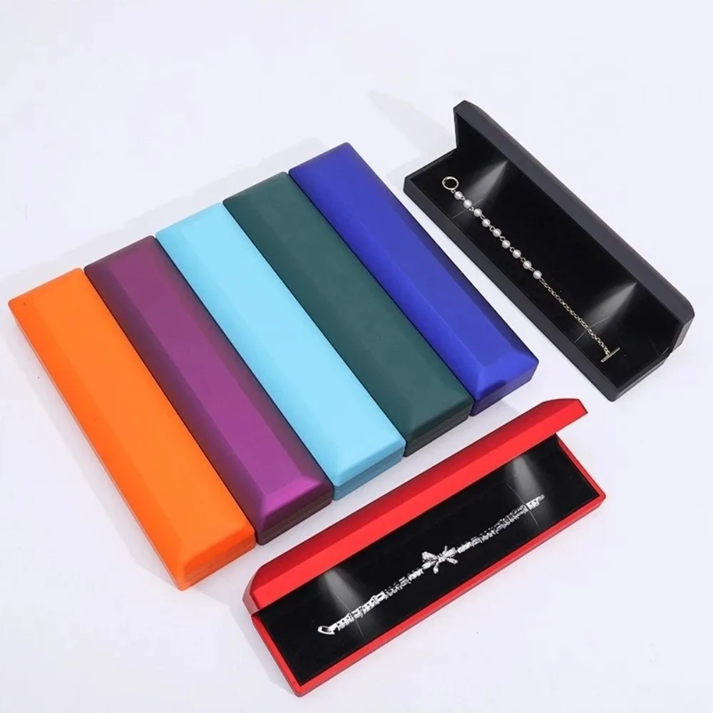 With Light Led Light Necklace Case Velvet Lined Solid Color Necklace Display Case Jewelry Display Jewelry Gift Box Necklace
With Light Led Light Necklace Case Velvet Lined Solid Color Necklace Display Case Jewelry Display Jewelry Gift Box Necklace