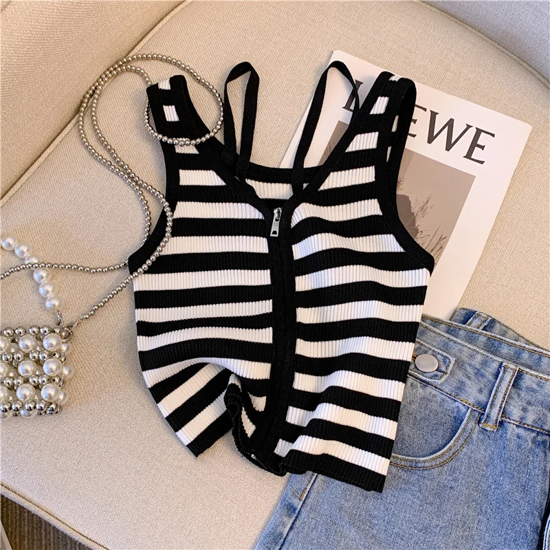 Summer New Women's Sexy Sweet Spicy Stripe Zipper Halter Vest Elegant Design Sense Tagless Korean Style Commute Pure Color
Summer New Women's Sexy Sweet Spicy Stripe Zipper Halter Vest Elegant Design Sense Tagless Korean Style Commute Pure Color