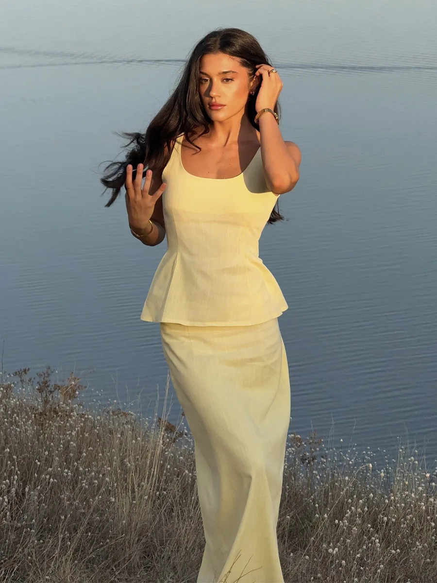 2026 Spring Summer New Arrival 2 Piece Dress Set Spaghetti Strap Waist Cinched Top & Fishtail Long Skirt Elegant Simple Outfits.
2026 Spring Summer New Arrival 2 Piece Dress Set Spaghetti Strap Waist Cinched Top & Fishtail Long Skirt Elegant Simple Outfits.