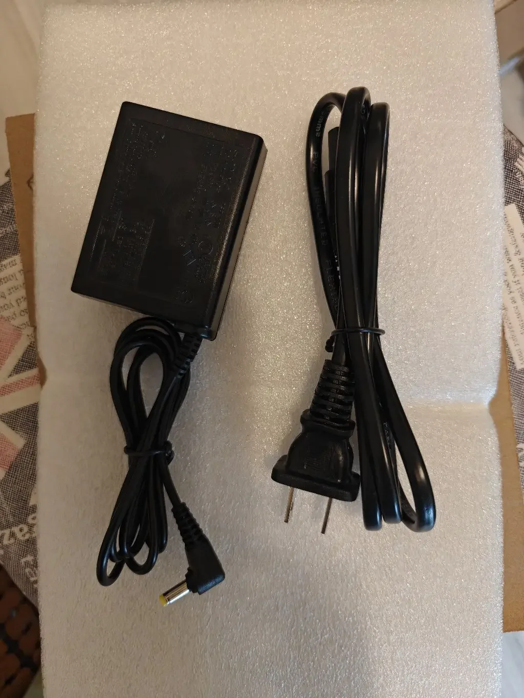 AC Charger Adapter For PSP Charger Power Supply Cord Compatible with Sony PlayStation PSP 1000 2000 3000 Series
AC Charger Adapter For PSP Charger Power Supply Cord Compatible with Sony PlayStation PSP 1000 2000 3000 Series
