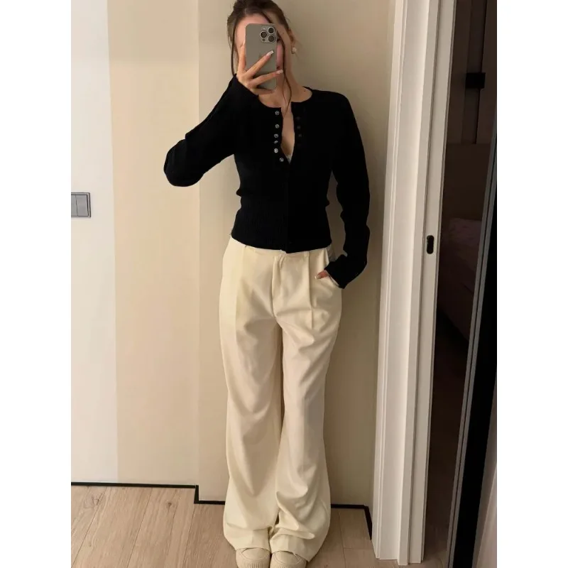 Осенне-зимний новый французский классический кардиган с круглым вырезом, вязаный, повседневный, для женщин, одежда для внешней торговли.
Осенне-зимний новый французский классический кардиган с круглым вырезом, вязаный, повседневный, для женщин, одежда для внешней торговли.