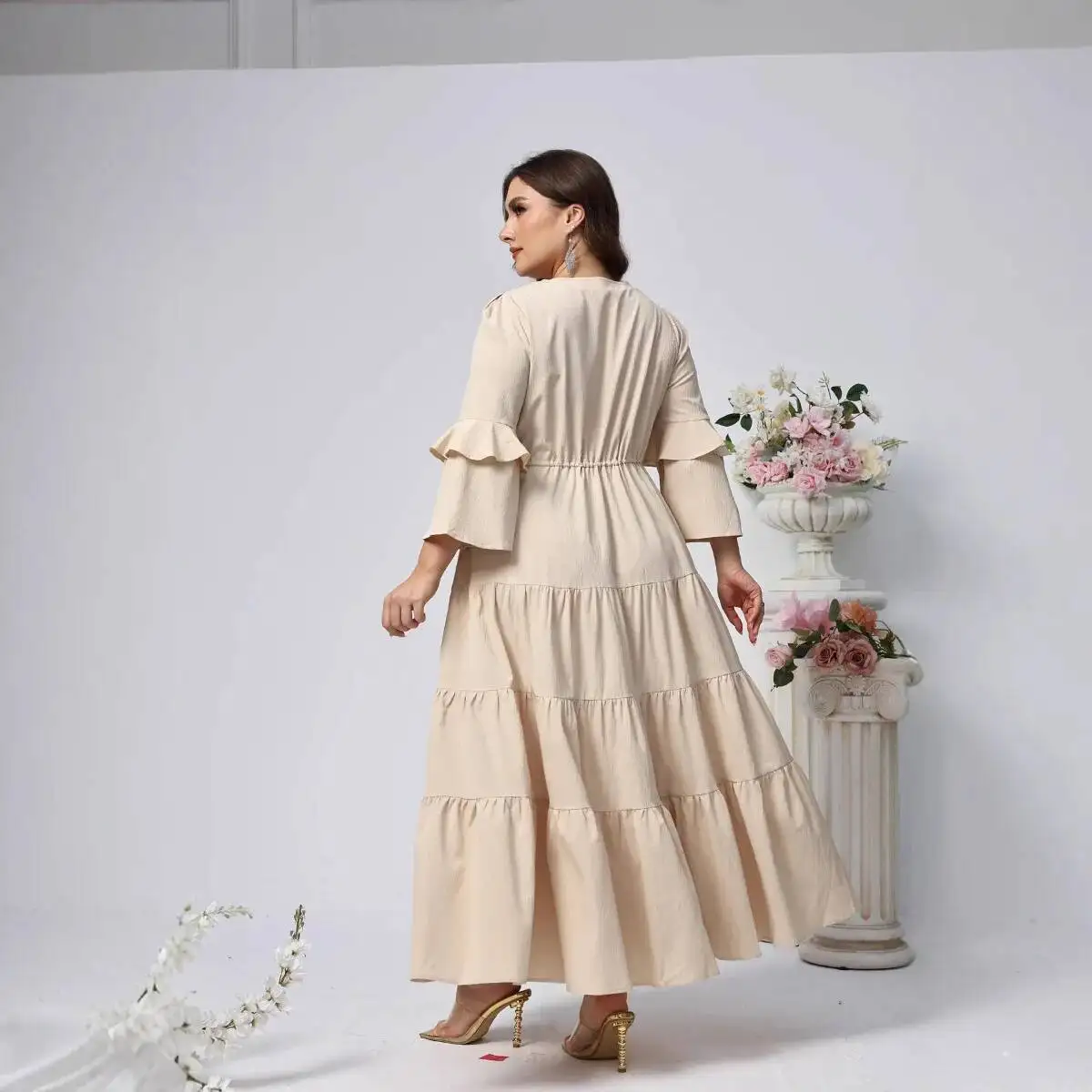 Новое женское платье размера плюс 2025 с большим подолом и v-образным вырезом, длинное облегающее женское платье, короткое летнее платье 2025 года, халат Vestido, женское вечернее платье
Новое женское платье размера плюс 2025 с большим подолом и v-образным вырезом, длинное облегающее женское платье, короткое летнее платье 2025 года, халат Vestido, женское вечернее платье