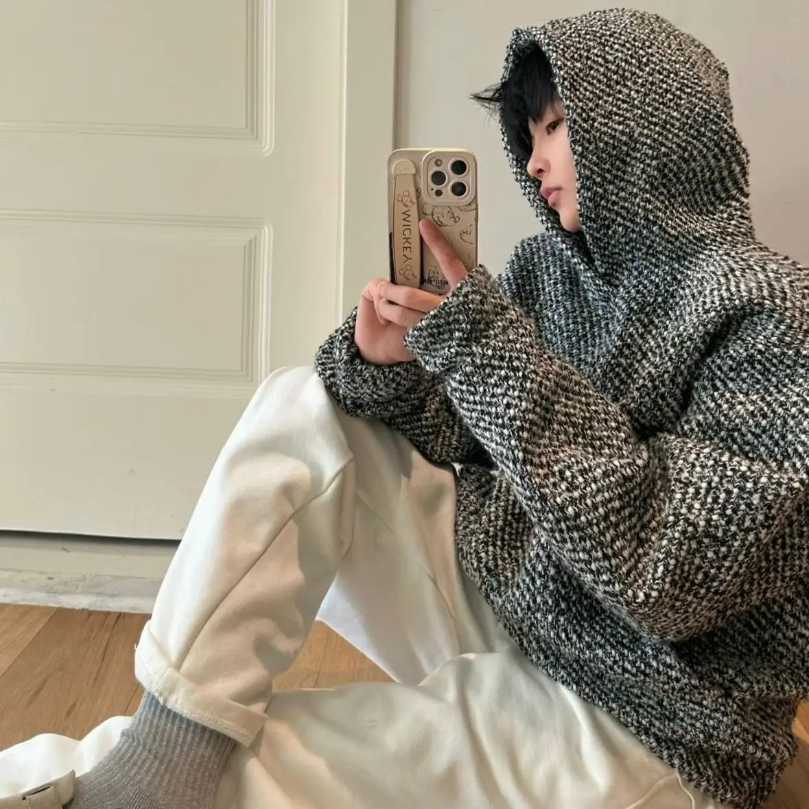 Men Hoodie Winter Light Luxury Thick Hoodie Men New Trend Korean Version Retro Loose Warm Casual Jacket Men Winter Top
Men Hoodie Winter Light Luxury Thick Hoodie Men New Trend Korean Version Retro Loose Warm Casual Jacket Men Winter Top