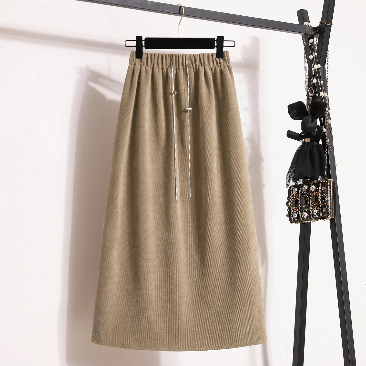 2025 Elastic Waist Solid Color Wrap Buttocks Skirt Women's New Style High-Waist Slim Skirts Casual Versatile Straight Leg Skirt
2025 Elastic Waist Solid Color Wrap Buttocks Skirt Women's New Style High-Waist Slim Skirts Casual Versatile Straight Leg Skirt