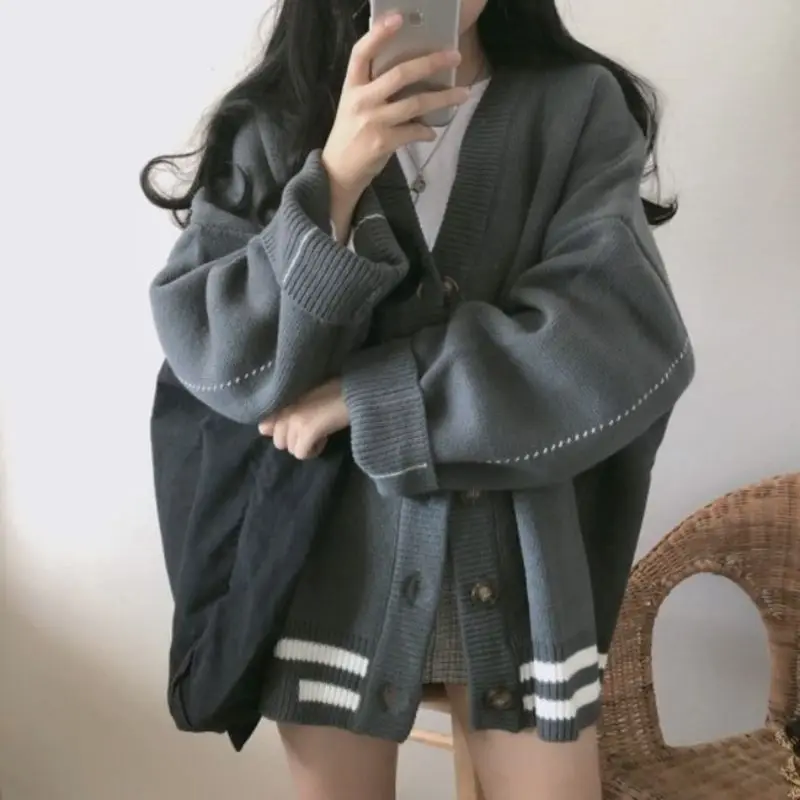 Women's Casual Contrast Basic V Neck Knit Cardigan Winter Simple Single Breasted Lazy Cardigan Sweater
Women's Casual Contrast Basic V Neck Knit Cardigan Winter Simple Single Breasted Lazy Cardigan Sweater