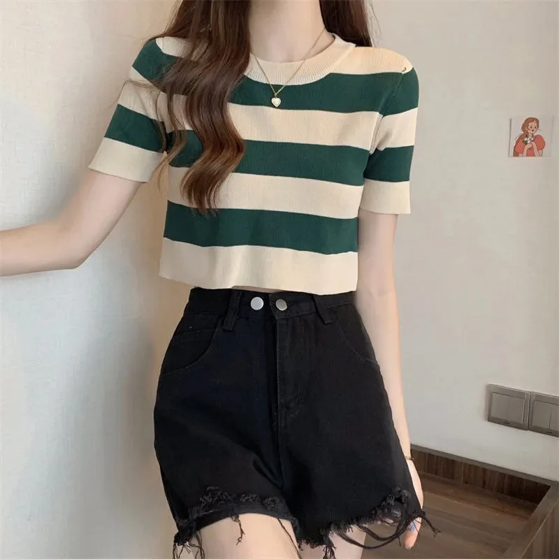 Korean Style Ice Silk Knitted Short Sleeve Slim Fit Women's T-Shirt Classic Color Block Stripe Summer Top Versatile Shirt
Korean Style Ice Silk Knitted Short Sleeve Slim Fit Women's T-Shirt Classic Color Block Stripe Summer Top Versatile Shirt