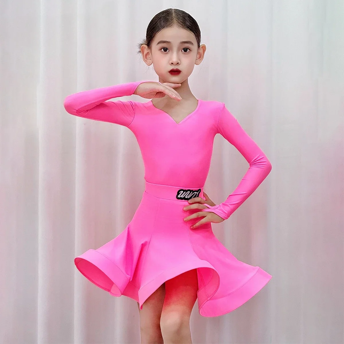 Latin Dance Competition Dress Children's Latin Performance Uniforms Children's High-end Latin Dance Art Test Competition Suit
Latin Dance Competition Dress Children's Latin Performance Uniforms Children's High-end Latin Dance Art Test Competition Suit