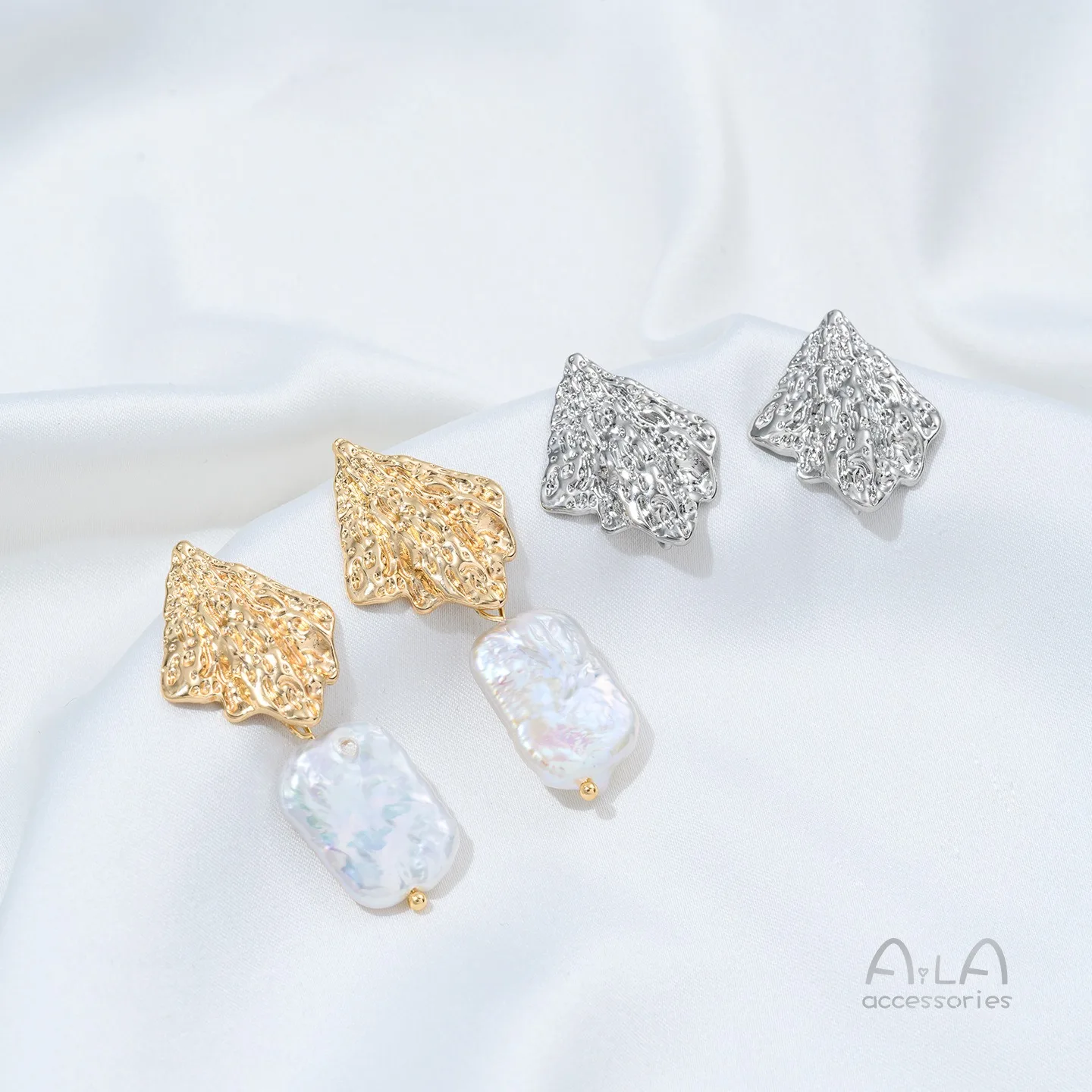 Медные серьги-гвоздики с позолотой 14K, в форме нерегулярных плиссированных ромбов, подвесные, для самостоятельного изготовления, модные, индивидуальные, нишевые, высококачественные, женские
Медные серьги-гвоздики с позолотой 14K, в форме нерегулярных плиссированных ромбов, подвесные, для самостоятельного изготовления, модные, индивидуальные, нишевые, высококачественные, женские