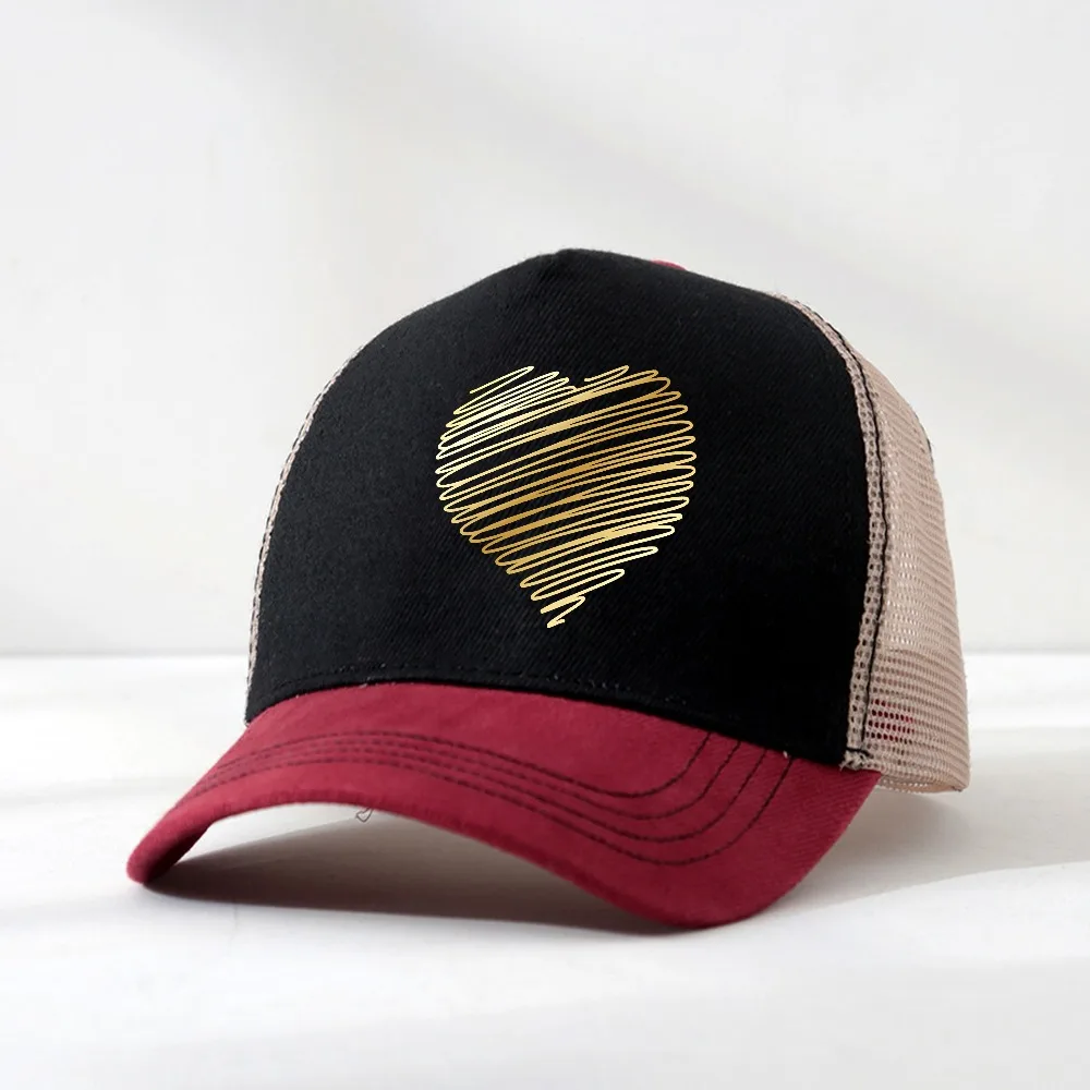 Retro baseball cap for men and women golden heart print casual must-have for spring and summer Mesh breathable Trucker Hat
Retro baseball cap for men and women golden heart print casual must-have for spring and summer Mesh breathable Trucker Hat