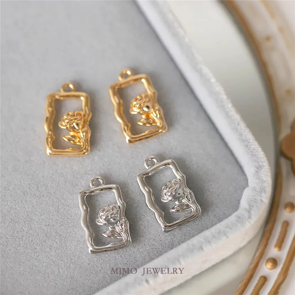 Copper Plated Real Gold Gentle Flower Square Rose Pendant DIY Necklace Bracelet Handmade Charm Accessories
Copper Plated Real Gold Gentle Flower Square Rose Pendant DIY Necklace Bracelet Handmade Charm Accessories