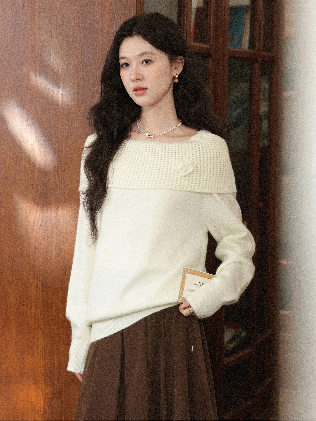 Теплый вязаный свитер с открытым плечом, бархатный, с 3D-цветочным дизайном, осенне-зимний, женский, модный, элегантный
Теплый вязаный свитер с открытым плечом, бархатный, с 3D-цветочным дизайном, осенне-зимний, женский, модный, элегантный