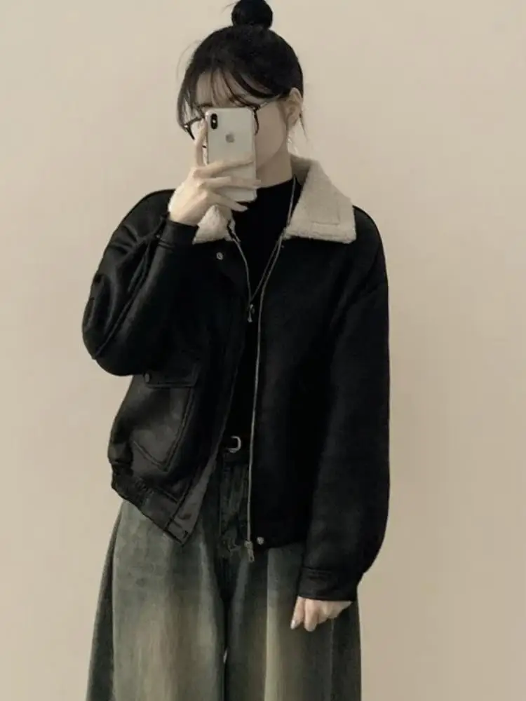 Korean Version 2025 Retro New Women Black Patchwork Lapel Short Cotton Jacket Winter Brown Long Sleeved Zipper Short Coat Thick
Korean Version 2025 Retro New Women Black Patchwork Lapel Short Cotton Jacket Winter Brown Long Sleeved Zipper Short Coat Thick