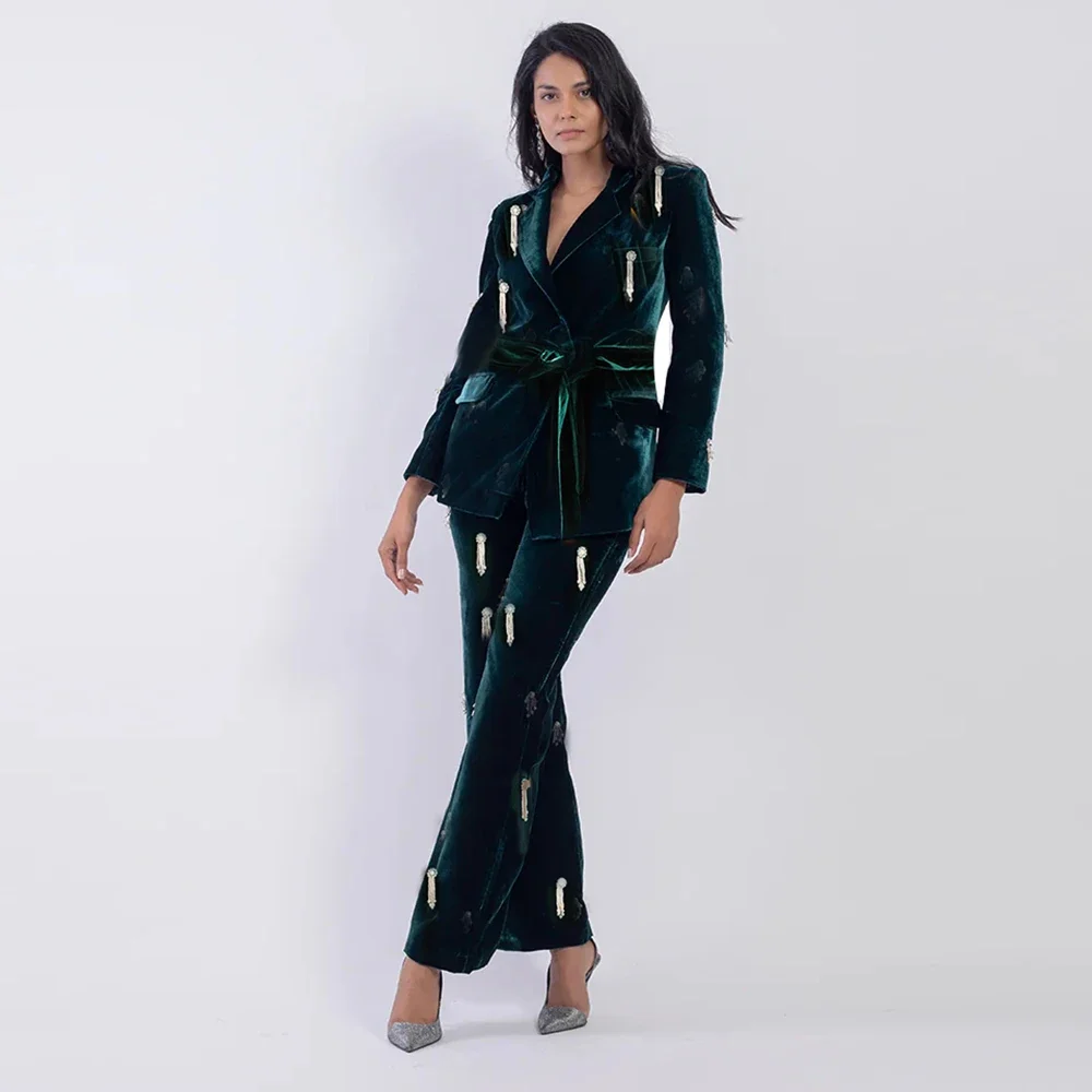 2024 Office Women's Luxury Black Velvet Fabric High Quality Diamond Beads Two Piece Suit High Street Double Set
2024 Office Women's Luxury Black Velvet Fabric High Quality Diamond Beads Two Piece Suit High Street Double Set