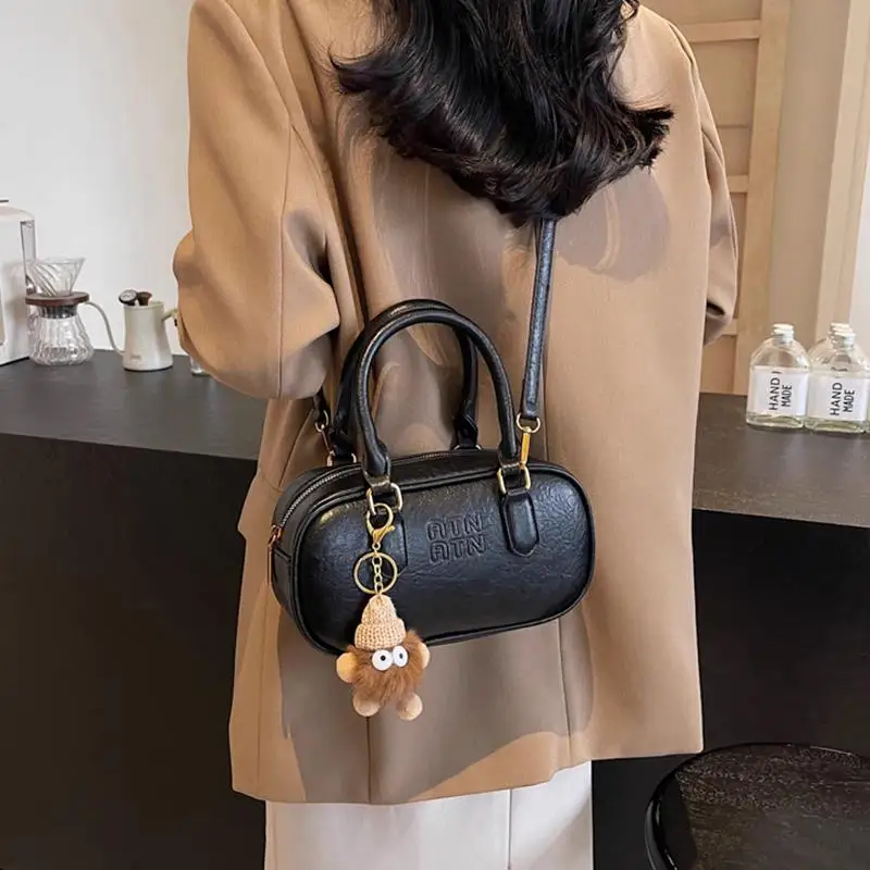 New Women's Bowling Bag Fashion Small Square Bag Luxury Versatile High-End Trendy Shoulder Crossbody Bag for Girls Boston Bag
New Women's Bowling Bag Fashion Small Square Bag Luxury Versatile High-End Trendy Shoulder Crossbody Bag for Girls Boston Bag