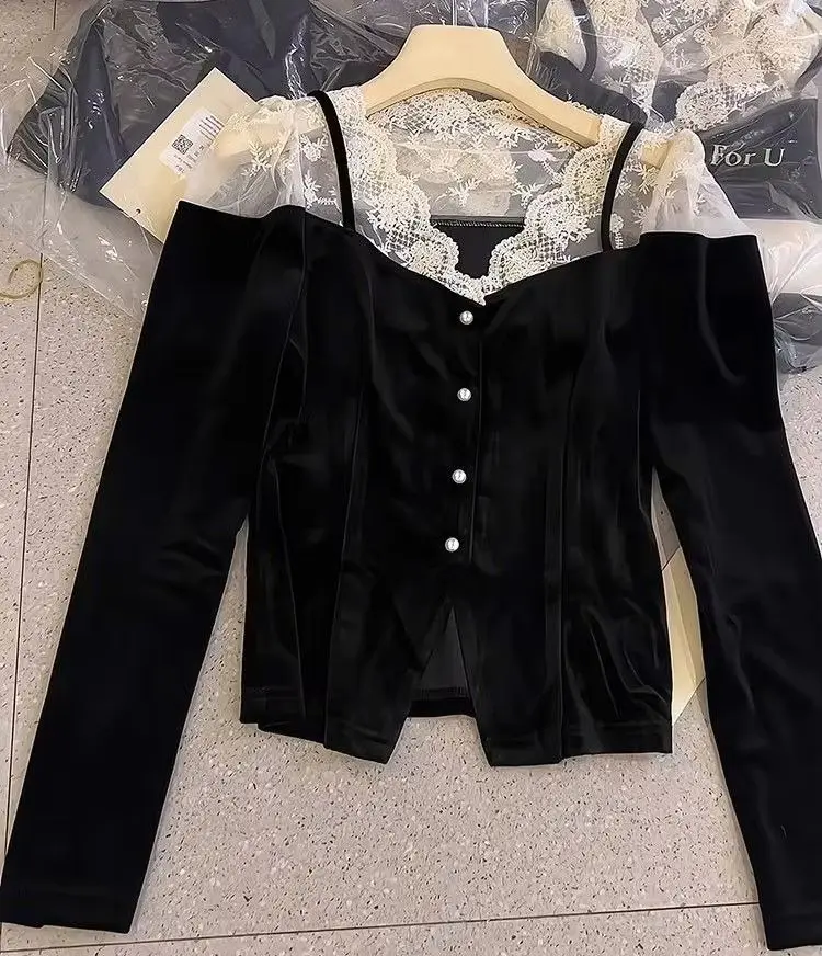 Lace Patchwork Velvet Shirt for Women Spring Autumn New Single Breasted Black Blusas Mujer Y2k Slim Fit Long Sleeve Blouses
Lace Patchwork Velvet Shirt for Women Spring Autumn New Single Breasted Black Blusas Mujer Y2k Slim Fit Long Sleeve Blouses