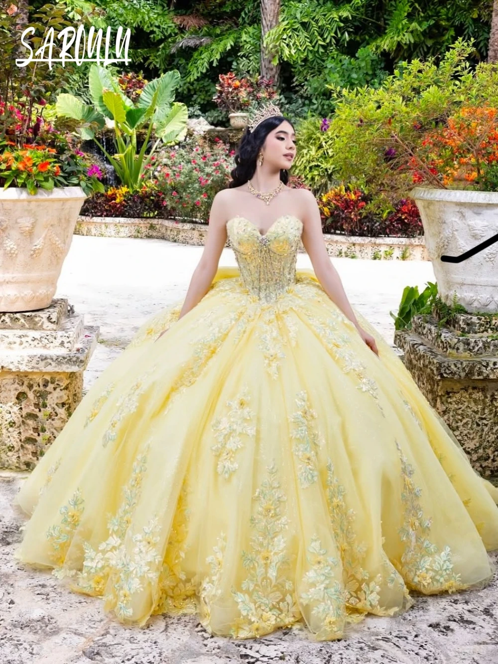 Bright Sweetheart Neckline Beaded Quinceanera Dress Romantic Bow Floral Ball Gown Appliques 15 16 Women Wear Customized
Bright Sweetheart Neckline Beaded Quinceanera Dress Romantic Bow Floral Ball Gown Appliques 15 16 Women Wear Customized