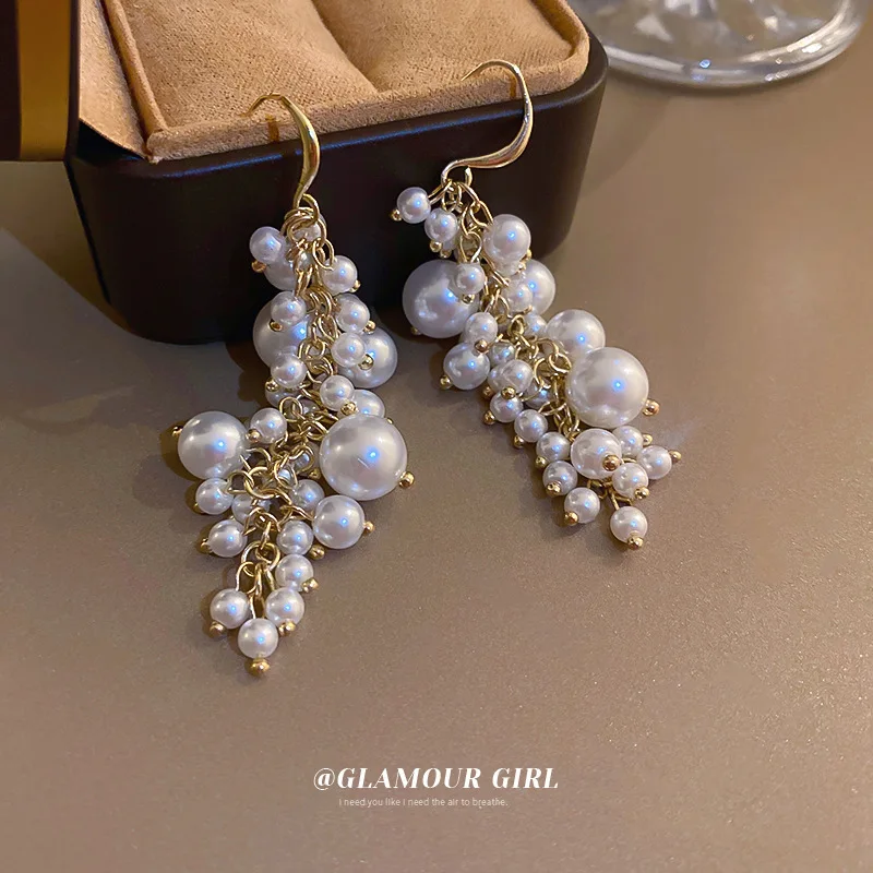 Vintage Pearl Tassel Earrings for Women New Design Temperament Ear Hook Earrings Personality Temperament Girls Jewelry
Vintage Pearl Tassel Earrings for Women New Design Temperament Ear Hook Earrings Personality Temperament Girls Jewelry