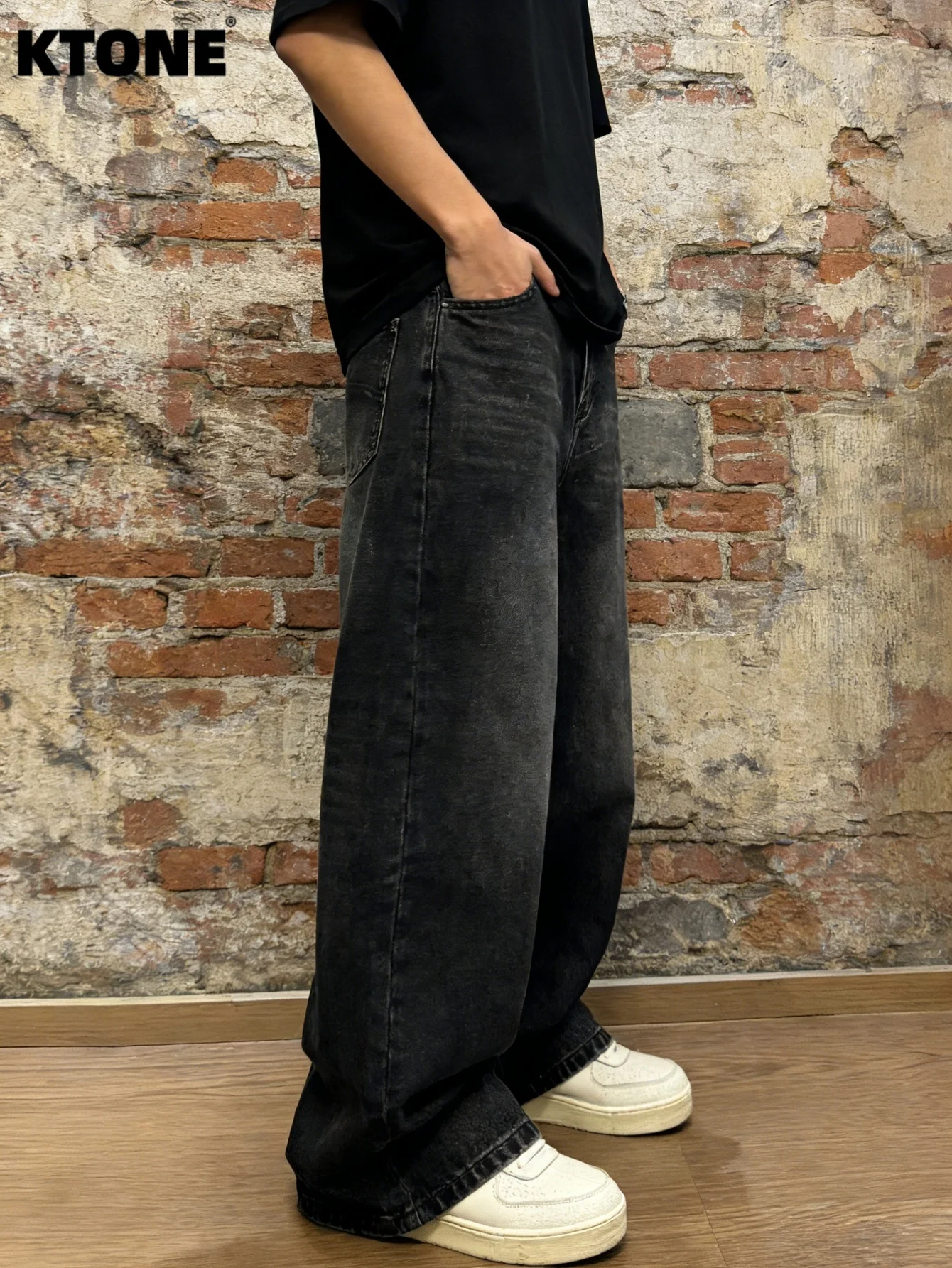 Retro Jeans Black Baggy Unisex Denim Hip Hop Drip Original No accessories or belts included
Retro Jeans Black Baggy Unisex Denim Hip Hop Drip Original No accessories or belts included