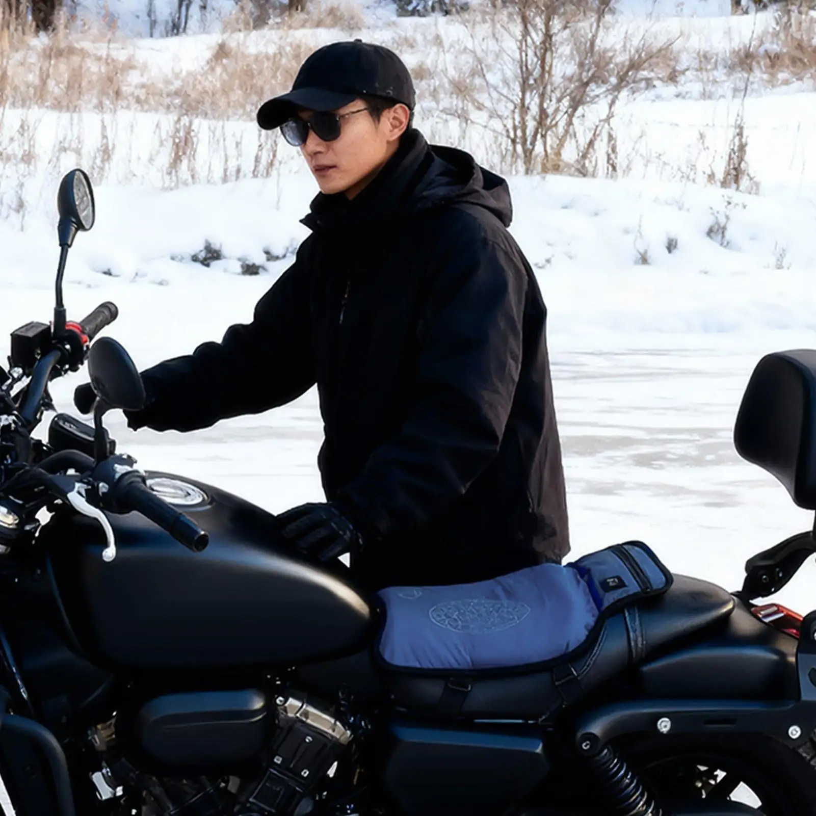 Подушка сиденья с подогревом для мотоцикла, согревающие принадлежности для мотоцикла, чехол на сиденье с подогревом для электрического велосипеда для туристических гонщиков, байкеров приключений
Подушка сиденья с подогревом для мотоцикла, согревающие принадлежности для мотоцикла, чехол на сиденье с подогревом для электрического велосипеда для туристических гонщиков, байкеров приключений