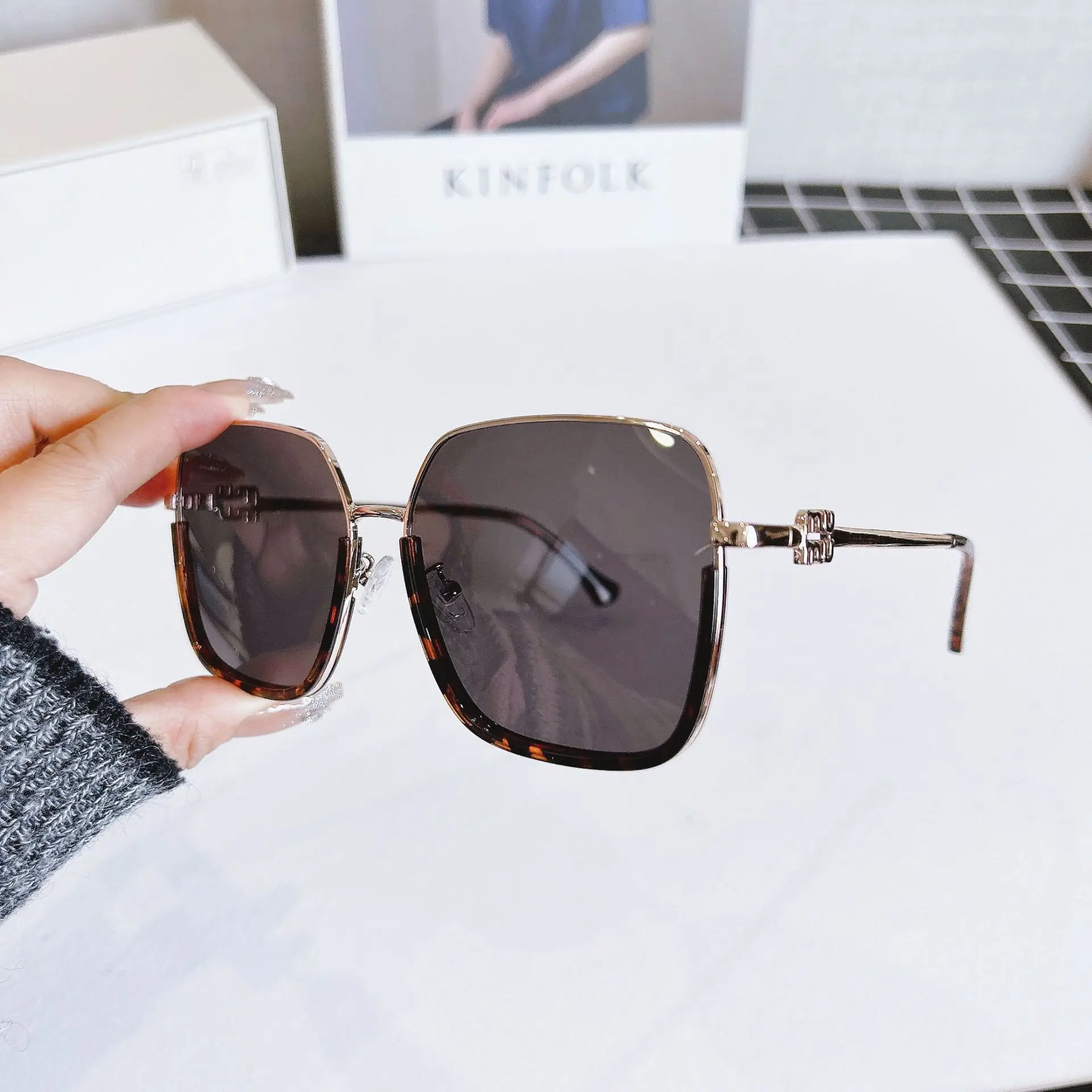 Polarized Sunglasses Female Vintage Luxury Designer Sunglasse for Women Fashion Retro Sun Glasses Shades Pink Black Tortoise
Polarized Sunglasses Female Vintage Luxury Designer Sunglasse for Women Fashion Retro Sun Glasses Shades Pink Black Tortoise