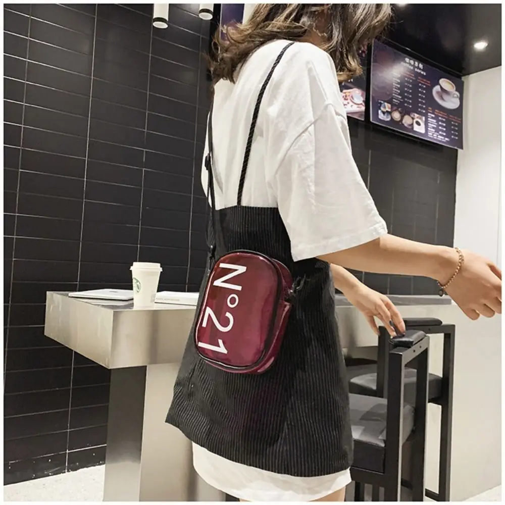 Messenger Bag Waterproof Shoulder Bag Letter PVC Crossbody Bags Sweet Fashion Transparent Jelly Bag Handbags
Messenger Bag Waterproof Shoulder Bag Letter PVC Crossbody Bags Sweet Fashion Transparent Jelly Bag Handbags