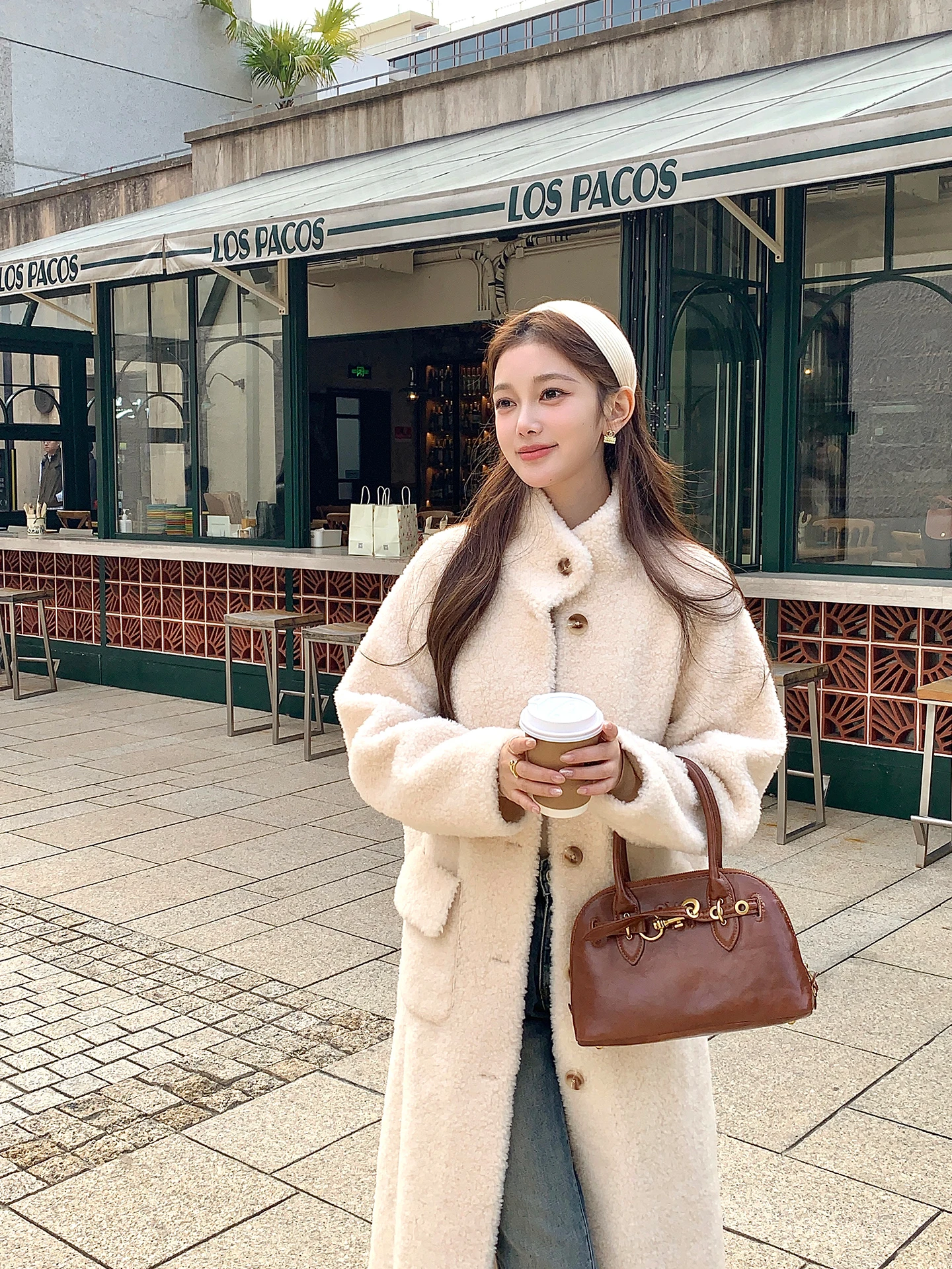 Lazin Ce Women's Long Coat 2025 New Fur Lamb Fur Warmth Windproof Whole Skin Comfortable Korean Sle Stand Edition
Lazin Ce Women's Long Coat 2025 New Fur Lamb Fur Warmth Windproof Whole Skin Comfortable Korean Sle Stand Edition