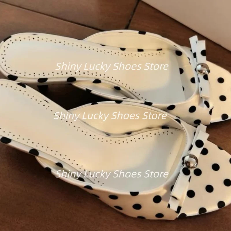 Butterfly-knot Shoes for Womens Round Toes Mid Heels Mixed Colors Female Pumps Sewing Lines Chassure Femme Pearls Zapatos Mujer
Butterfly-knot Shoes for Womens Round Toes Mid Heels Mixed Colors Female Pumps Sewing Lines Chassure Femme Pearls Zapatos Mujer