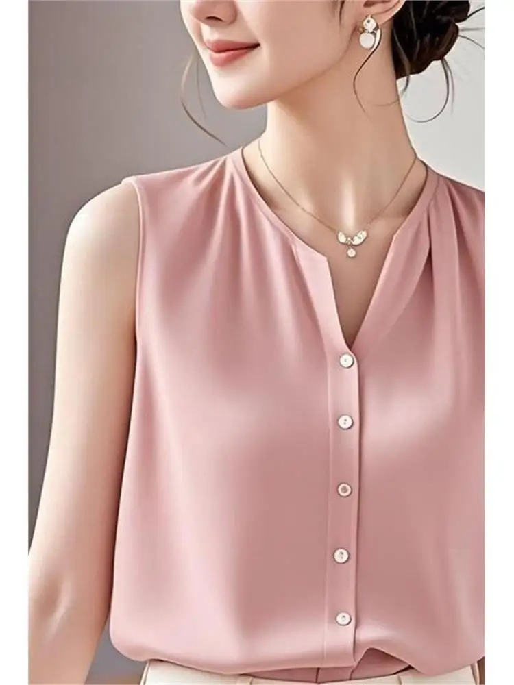 Retro Casual V-Neck Sleeveless Shirt Women Unique Small Design Loose plus Size Fashionable Elegant Small Shirt Blouse
Retro Casual V-Neck Sleeveless Shirt Women Unique Small Design Loose plus Size Fashionable Elegant Small Shirt Blouse