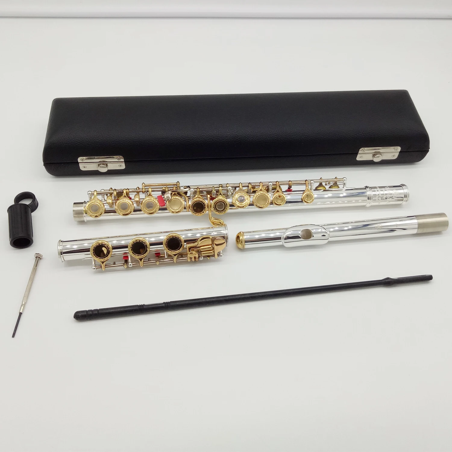 Music Fancier Club Professional Flute 221 Engraving Hand Carved Keys Gold Plating Flutes B Leg Open Holes 17 Gold Keys
Music Fancier Club Professional Flute 221 Engraving Hand Carved Keys Gold Plating Flutes B Leg Open Holes 17 Gold Keys