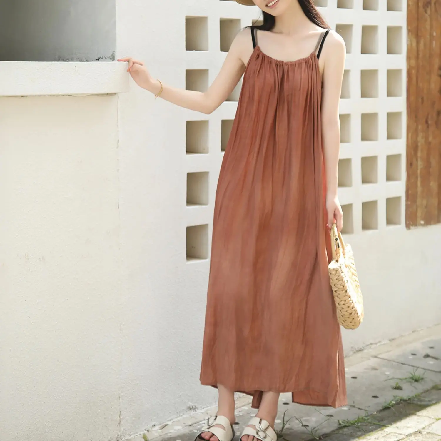 LJZN Summer cool and skin - friendly strap dress, knee - length loose artistic and vintage sleeve - less and plain - colored
LJZN Summer cool and skin - friendly strap dress, knee - length loose artistic and vintage sleeve - less and plain - colored