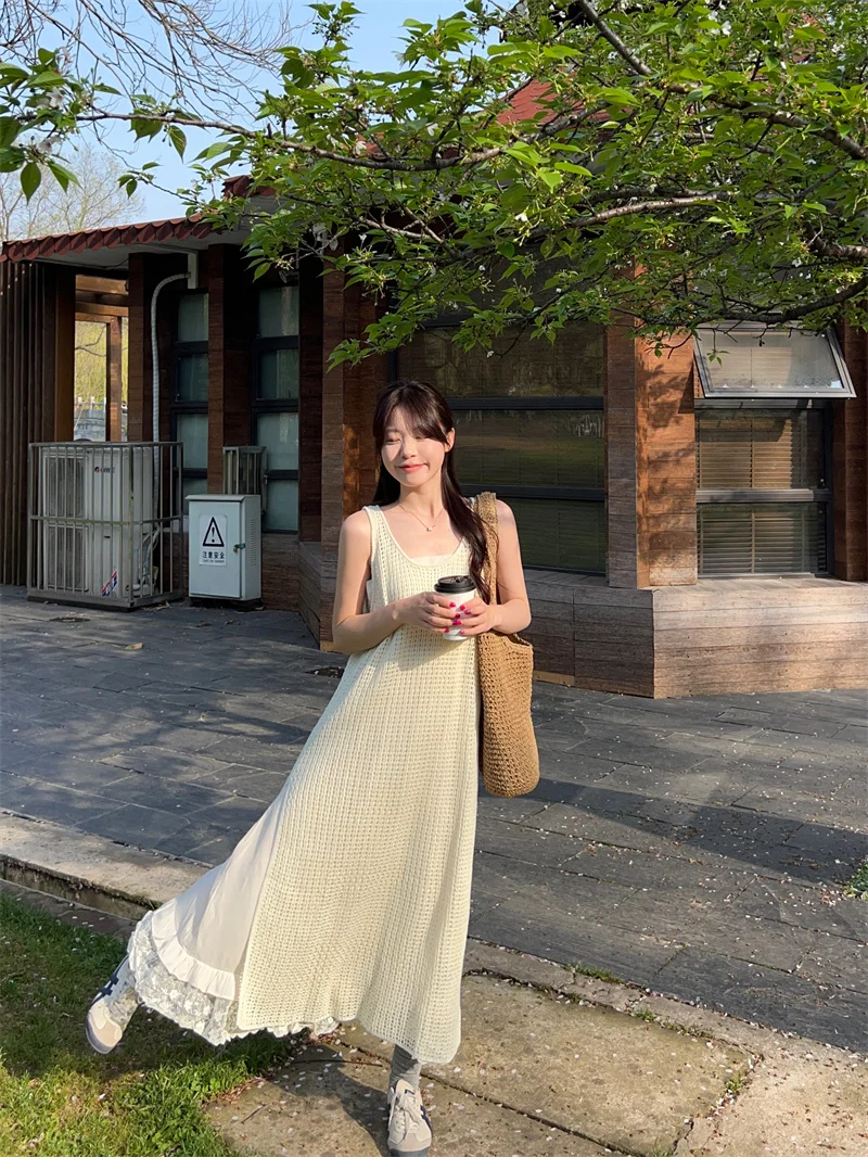 Sweet Style Two-Piece Set Elegant Strapless Hollow out Sleeveless Midi Dress Vest for Women Summer Fashion Ensemble
Sweet Style Two-Piece Set Elegant Strapless Hollow out Sleeveless Midi Dress Vest for Women Summer Fashion Ensemble