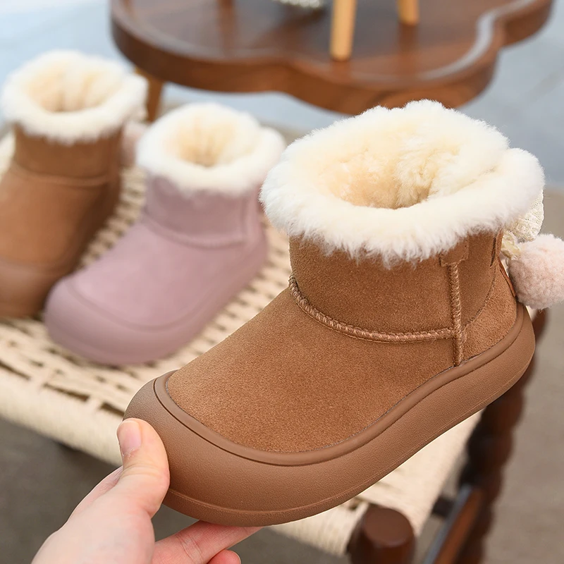 Children's snow boots, girls' large cotton boots, 2025 winter new style children's shoes with plush and thick cotton shoes, warm
Children's snow boots, girls' large cotton boots, 2025 winter new style children's shoes with plush and thick cotton shoes, warm