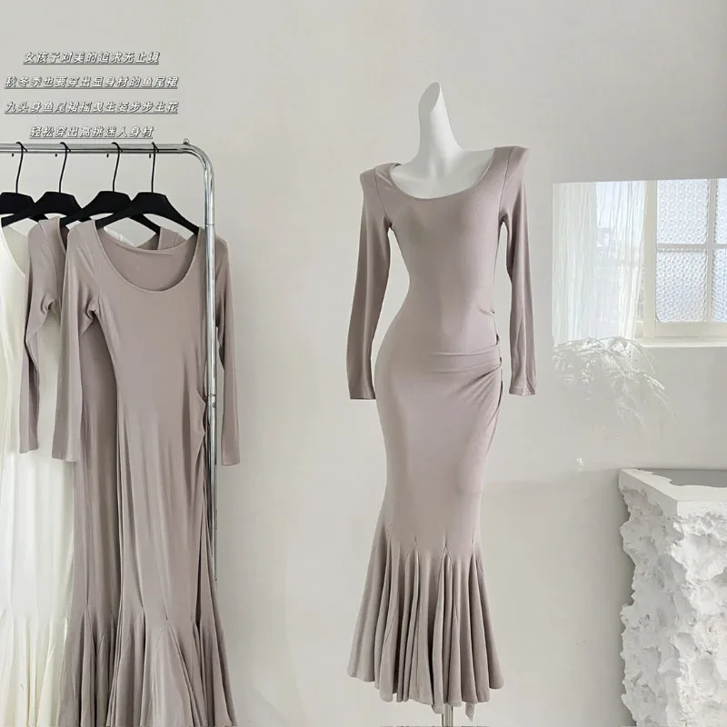 Round Neck Solid Color Slim And Elegant Fishtail Dress Lady Fall Comfortable Long-sleeved Slim-fit Dresses Women's Skirt
Round Neck Solid Color Slim And Elegant Fishtail Dress Lady Fall Comfortable Long-sleeved Slim-fit Dresses Women's Skirt