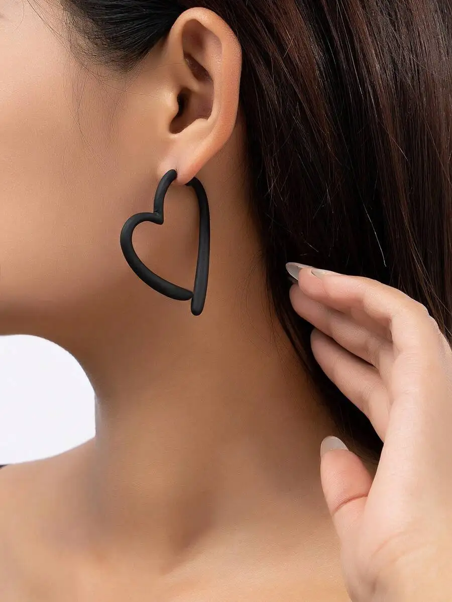 Minimalist Heart Shape Hoop Earrings For Women Fashion Jewelry
Minimalist Heart Shape Hoop Earrings For Women Fashion Jewelry