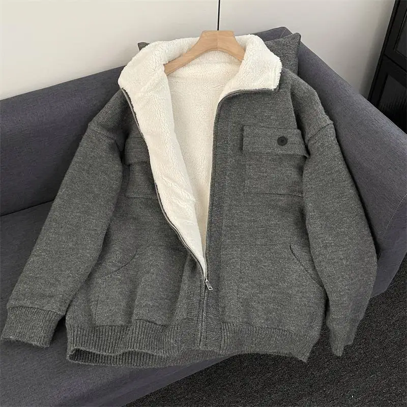 Мужской утепленный кардиган из флиса и овечьего бархата с воротником-стойкой, хлопковая теплая молодежная одежда для осени и зимы
Мужской утепленный кардиган из флиса и овечьего бархата с воротником-стойкой, хлопковая теплая молодежная одежда для осени и зимы
