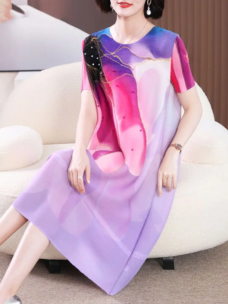Temperament Short sleeved Dress New Mom Summer Loose Folded Women's Dress
Temperament Short sleeved Dress New Mom Summer Loose Folded Women's Dress