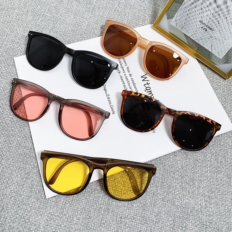 New folding sunglasses female Internet celebrity same polarized sunglasses men's cushion glasses
New folding sunglasses female Internet celebrity same polarized sunglasses men's cushion glasses