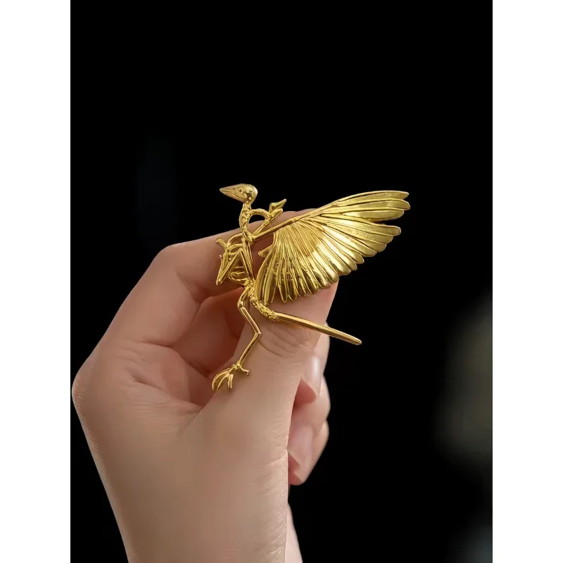 Dark Style Pink Gold Bird Skeleton Brooch Heavy Craft Pioneer Art Suit Lapel Pin Fashion Women Men Jewelry
Dark Style Pink Gold Bird Skeleton Brooch Heavy Craft Pioneer Art Suit Lapel Pin Fashion Women Men Jewelry