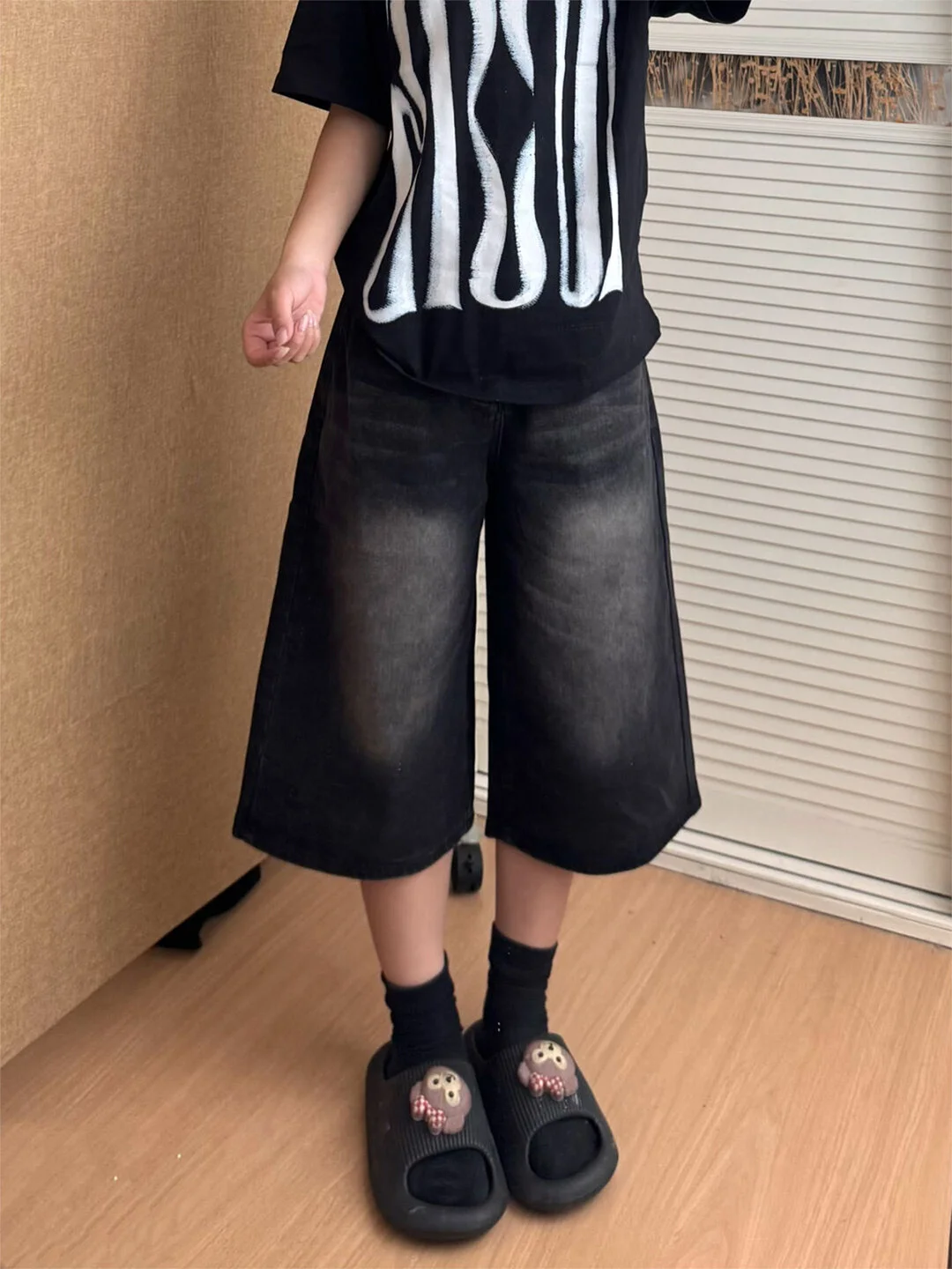 Retro plus Size Distressed Denim Shorts Women Summer 2026 New Small BF Lazy Straight Leg Wide Leg Jeans High Waist Pocket
Retro plus Size Distressed Denim Shorts Women Summer 2026 New Small BF Lazy Straight Leg Wide Leg Jeans High Waist Pocket