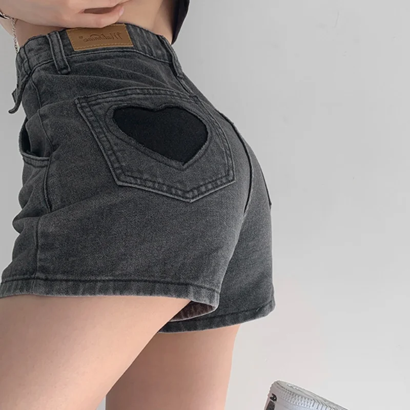 2024 Summer Women Denim Shorts Street Style Love High Waist Denim Shorts Women Slim Wide Legs Casual Versatile A-line Hot Pants
2024 Summer Women Denim Shorts Street Style Love High Waist Denim Shorts Women Slim Wide Legs Casual Versatile A-line Hot Pants