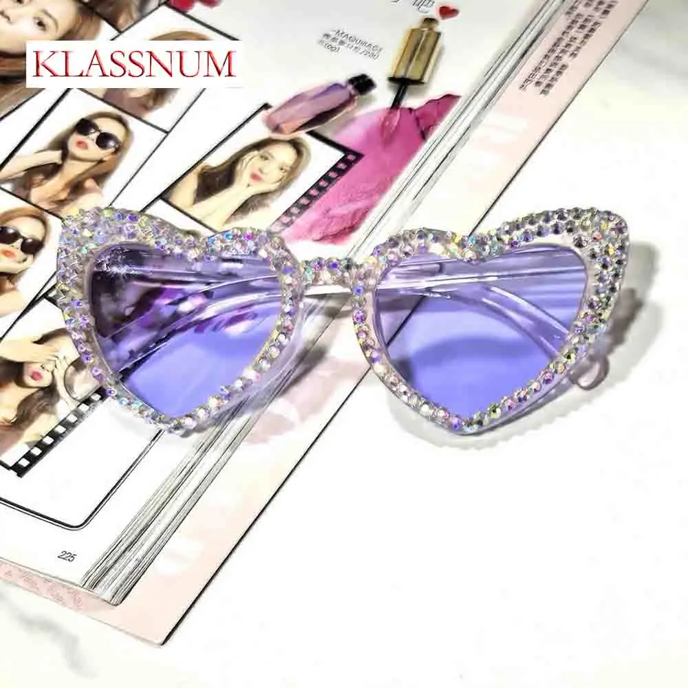 KLASSNUM Luxury Rhinestone Heart Sunglasses Women Oversized Bling Crystal Frame Shades Purple Lens Vintage Y2K Party Eyewear
KLASSNUM Luxury Rhinestone Heart Sunglasses Women Oversized Bling Crystal Frame Shades Purple Lens Vintage Y2K Party Eyewear