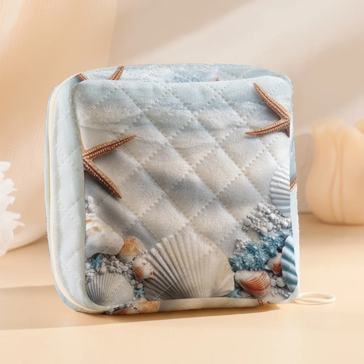 Printed quilted cosmetic bag, portable sanitary pad storage bag, women's travel cosmetic bag
Printed quilted cosmetic bag, portable sanitary pad storage bag, women's travel cosmetic bag