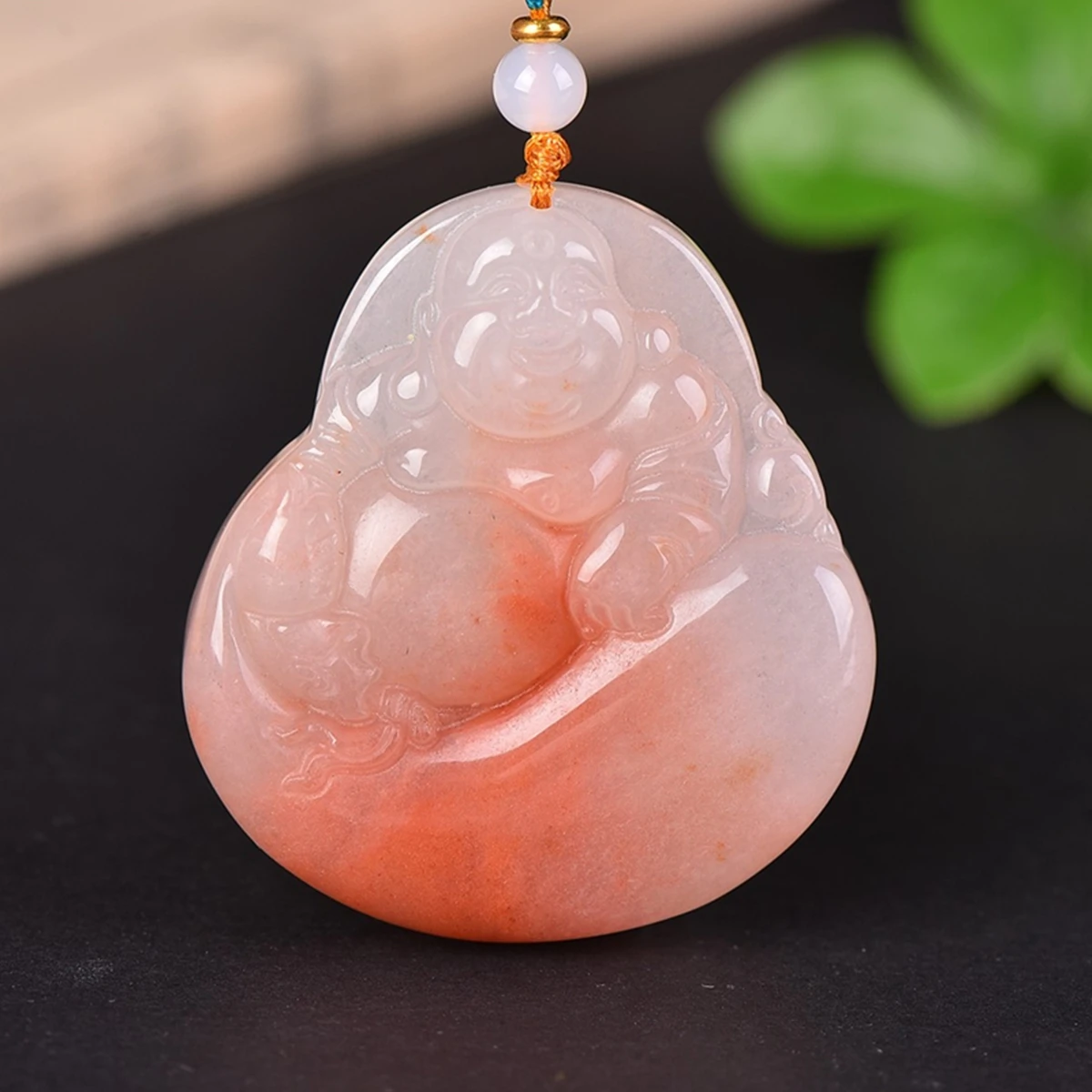 The exquisite peach blossom jade Maitreya Buddha pendant symbolizes wealth and good luck. Buddhist pendants are festival gifts
The exquisite peach blossom jade Maitreya Buddha pendant symbolizes wealth and good luck. Buddhist pendants are festival gifts