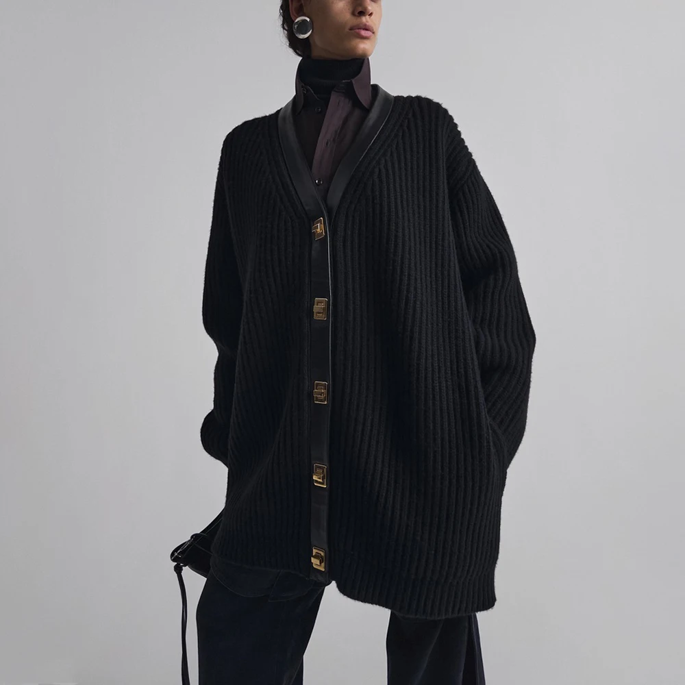 2024 Spring New Women Cardigan Y2k Vertical Striped Metal Buttons Loose Casual Versatile V-Neck Long Sleeve Sweater Knitted Top
2024 Spring New Women Cardigan Y2k Vertical Striped Metal Buttons Loose Casual Versatile V-Neck Long Sleeve Sweater Knitted Top