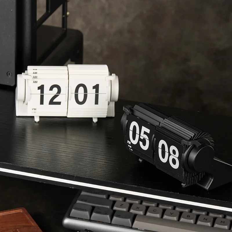 Vintage Minimalist Battery Operated Flip Clock Automatic Flipover Desk Clock Retro Home Office Decor Creative Number Machine
Vintage Minimalist Battery Operated Flip Clock Automatic Flipover Desk Clock Retro Home Office Decor Creative Number Machine